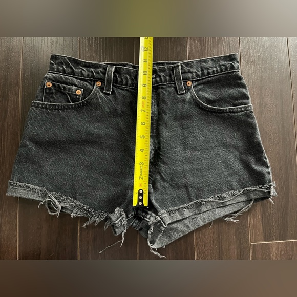 LEVIS Denim 550 relaxed mid/high-rise fit short (red tag) - Picture 3 of 7